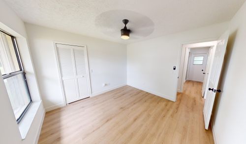 384 Kestor Dr, Fort Pierce FL  34953-5515 exterior