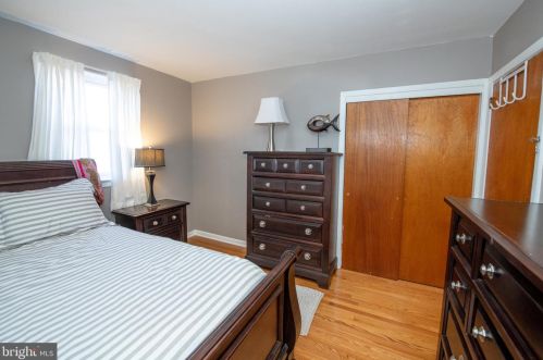 809 Borbeck Ave, Philadelphia PA 19111-2208 exterior