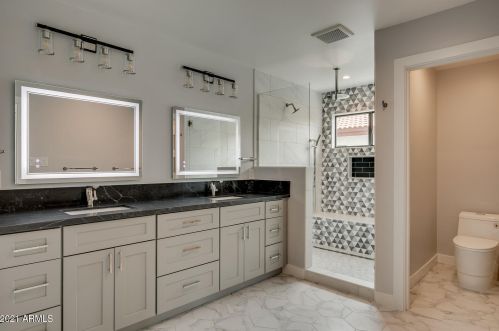 7614 20th St, Phoenix AZ  85020-4703 exterior