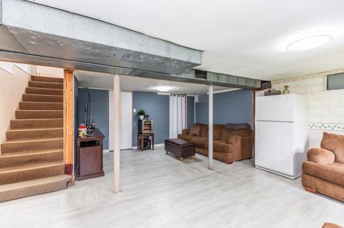 228 Grandview Ave, Woonsocket RI 02895-2752 exterior