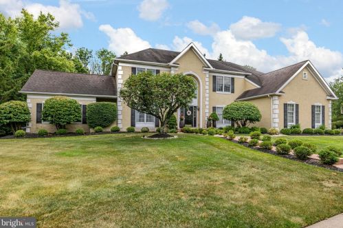 54 Ettl Cir, Princeton, NJ 08540-2326