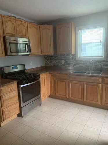 321 Smith St, Providence RI  02905-4128 exterior