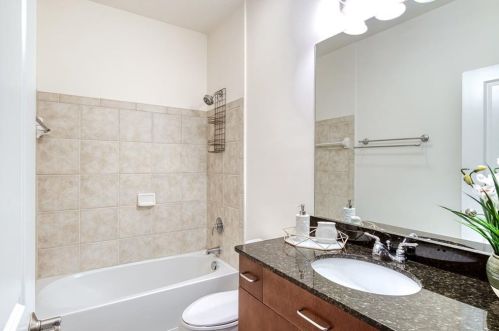 706 Cosmopolitan Dr, Atlanta GA 30324-3615 exterior