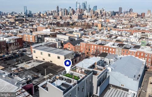 1413 Darien St, Philadelphia PA 19147-5726 exterior