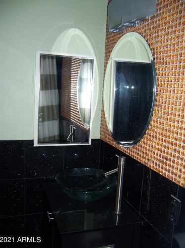 4750 Central Ave, Phoenix AZ  85040-2150 exterior