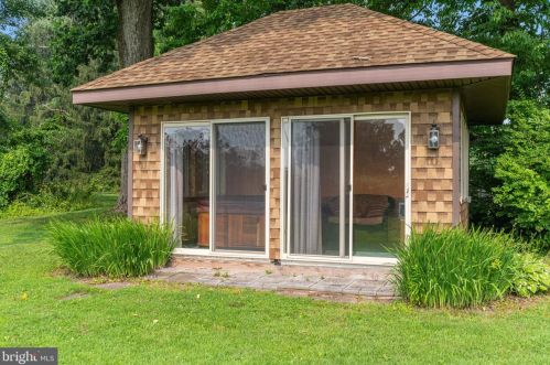 1421 Chestnut Hill Rd, Pottstown PA 19465-7156 exterior