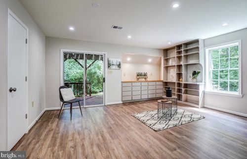 717 Twin Holly Ln, Silver Spring MD 20910-4665 exterior