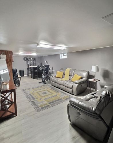 4437 74th St, Milwaukee WI  53218-5429 exterior