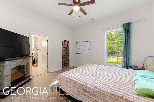 1666 Connally Dr, Atlanta GA 30344-1166 exterior