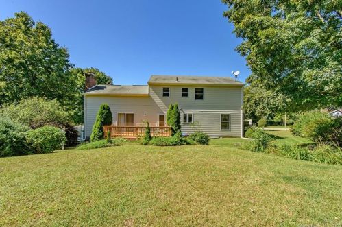 89 Laurel Dr, Killingly CT 06241-2218 exterior