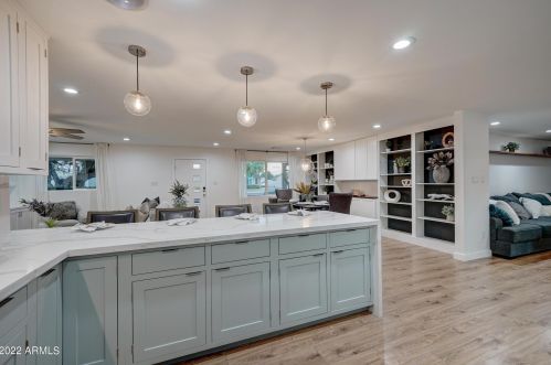 7814 11th Ave, Phoenix AZ  85021-7113 exterior