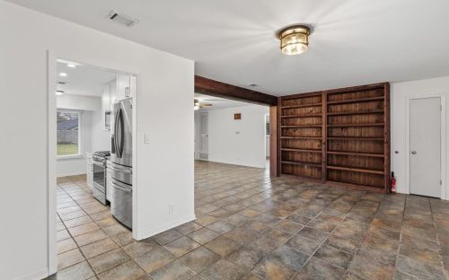 8201 Easter Cv, Austin TX  78757-7802 exterior