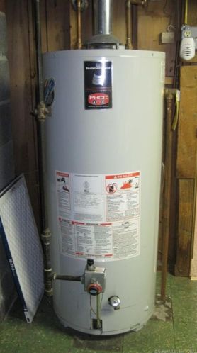 12 Linda Ln, Enfield CT exterior