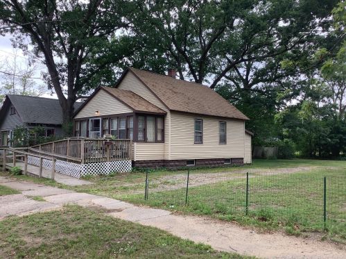 2417 7 St, Meskegon MI 49440-1060 exterior