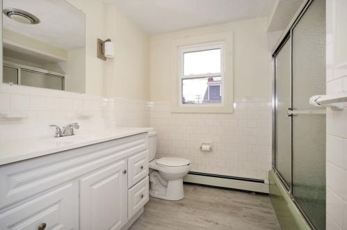 8 Ashby St, Providence RI  02919-6602 exterior