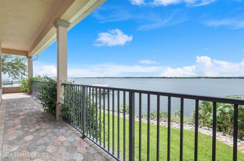 2275 Tropical Trl, Merritt Island FL 32952-4103 exterior