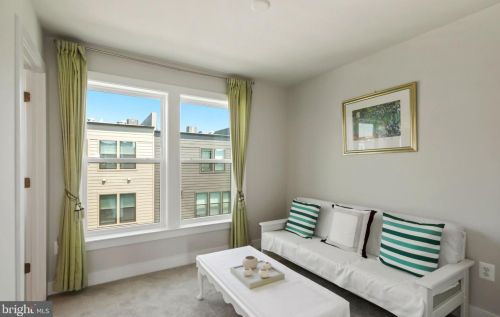 917 King Farm Blvd, Rockville MD 20850-6610 exterior