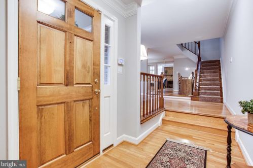 7308 Aynsley Ln, Mc Lean VA 22102-2931 exterior