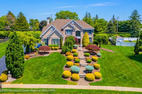 16 Country Vw Dr, East Freehold NJ 07728-9026 exterior