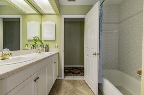 11506 Louvre Pl, Tampa FL 33617-2447 exterior