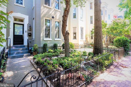 1541 T St, Washington DC  20020-5652 exterior