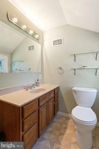 251 Primrose Ave, Lancaster PA  17601-3820 exterior