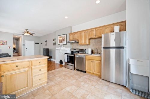 929 6 St, Philadelphia PA 19123-1405 exterior