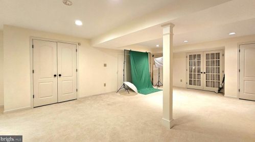 17815 Fraley Farm Rd, Rockville MD 20855-1664 exterior