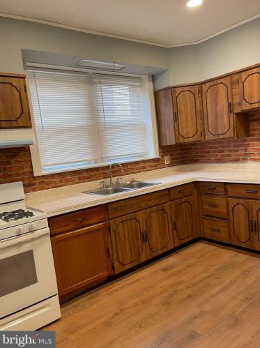 224 27 St, Camden NJ 08105-3927 exterior