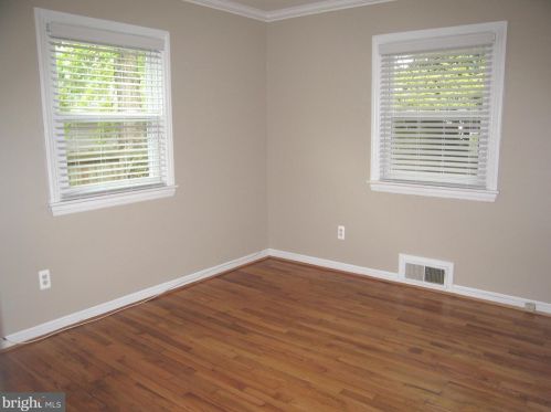 6621 Cavalier Dr, Alexandria VA 22307-1307 exterior