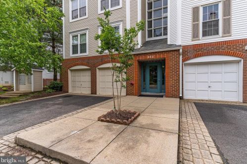 253 Pickett St, Alexandria VA 22304-4726 exterior