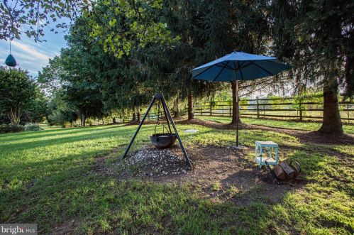 13606 Mt Prospect Dr, Rockville MD 20850-3510 exterior