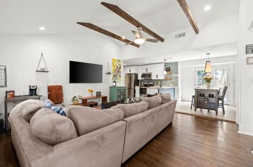 2930 Eleanor Ter, Atlanta GA  30318-6014 exterior