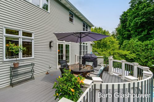 4424 Whitewood Farms Dr, Grand Rapids MI 49525-3487 exterior