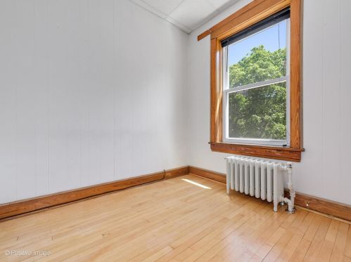 2008 Addison St, Chicago IL 60618-6102 exterior