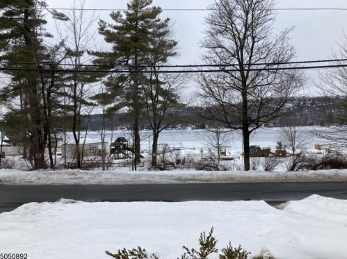 396 Shore Trl, Sparta, NJ 07871-2010