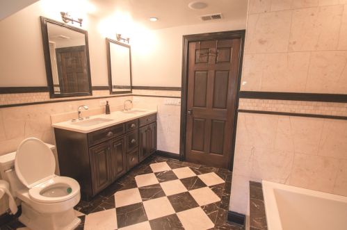 6654 Kilbourn Ave, Chicago IL  60712-3326 exterior