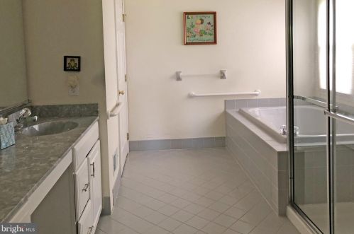 1859 Augusta Dr, Jamison PA 18929-1083 exterior