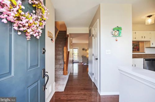 6020 Kestner Cir, Alexandria VA  22315-4833 exterior