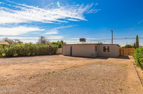 407 Alturas St, Tucson AZ  85705-4220 exterior