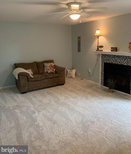 6579 Bermuda Grn Ct, Alexandria VA 22312-3106 exterior