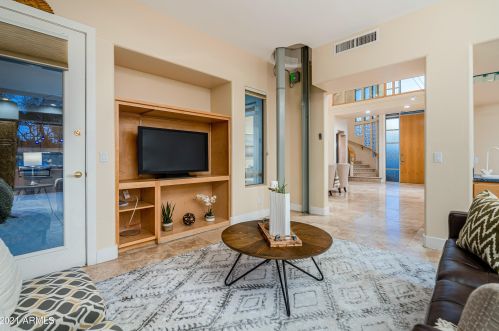 6413 31st St, Phoenix AZ 85008-1127 exterior