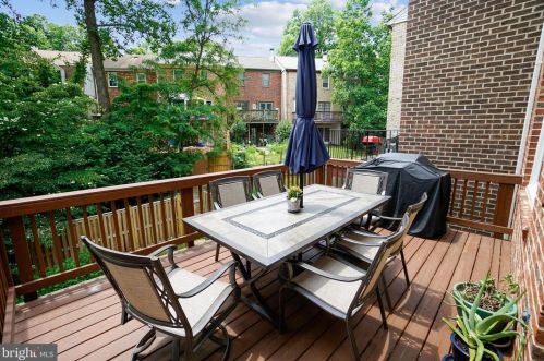 7707 Heatherton Ln, Rockville MD  20854-3212 exterior