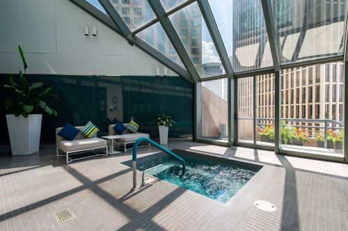 950 Michigan Ave, Chicago IL 60605-2201 exterior