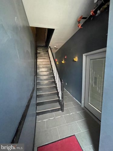 532 8th St, Washington, DC 20003-2817