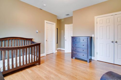 87 Frst Hl Dr, Farmington CT exterior