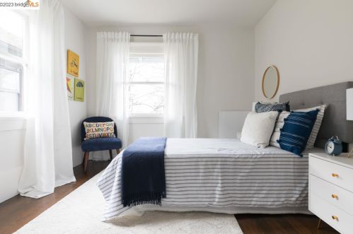 2542 Chilton Way, Berkeley CA 94704-2807 exterior