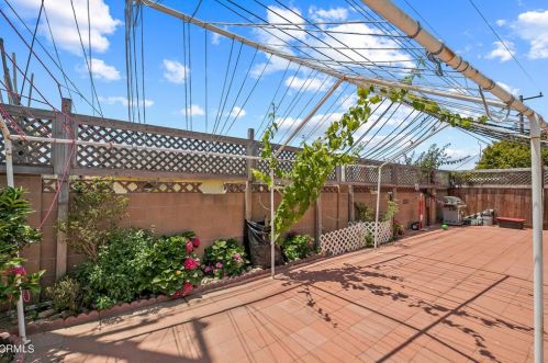 3223 Merced Pl, Oxnard CA 93033-5744 exterior