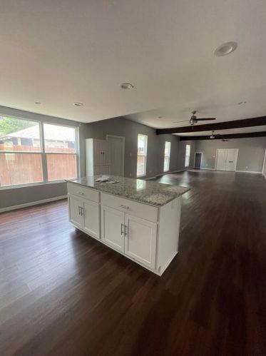 400 Graham Ave, Dallas TX  75223-1818 exterior