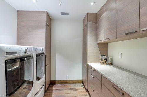 615 Carica Rd, Naples FL 34108-2642 exterior